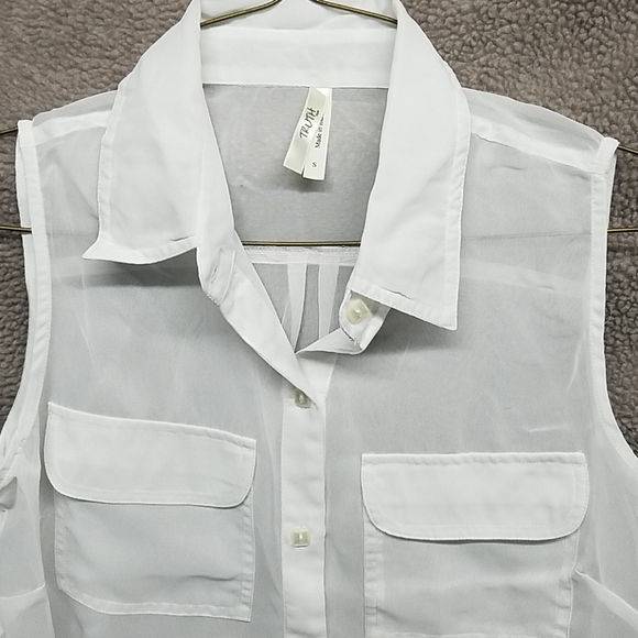 Sleeveless shirt - Picture 2 of 2